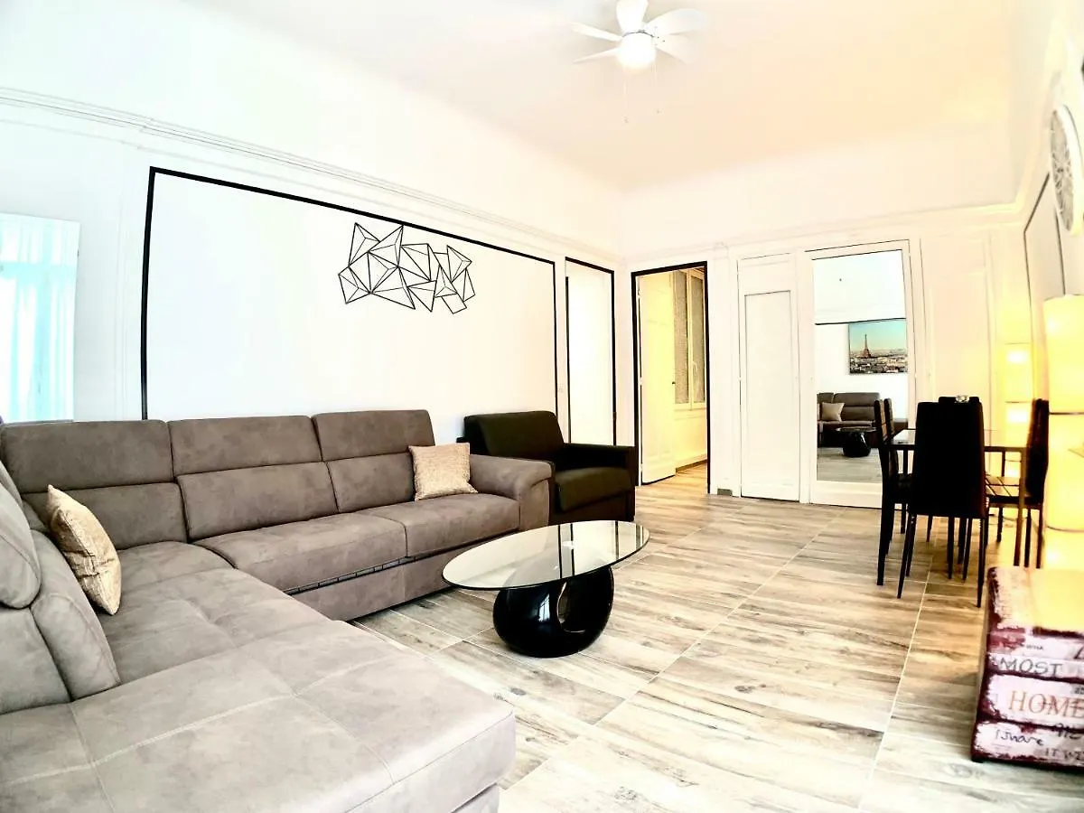 Champs Elysees 2 Apartment Paris